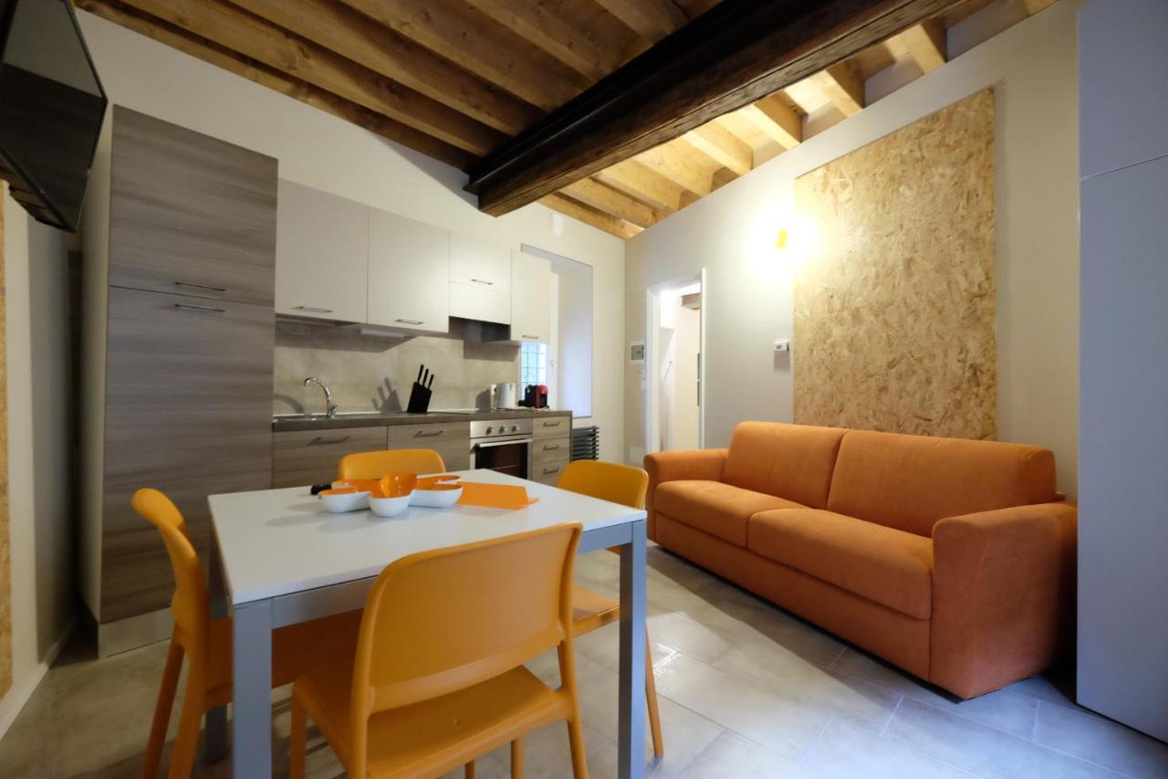 Domus Leydi Apartment Ивреа Екстериор снимка