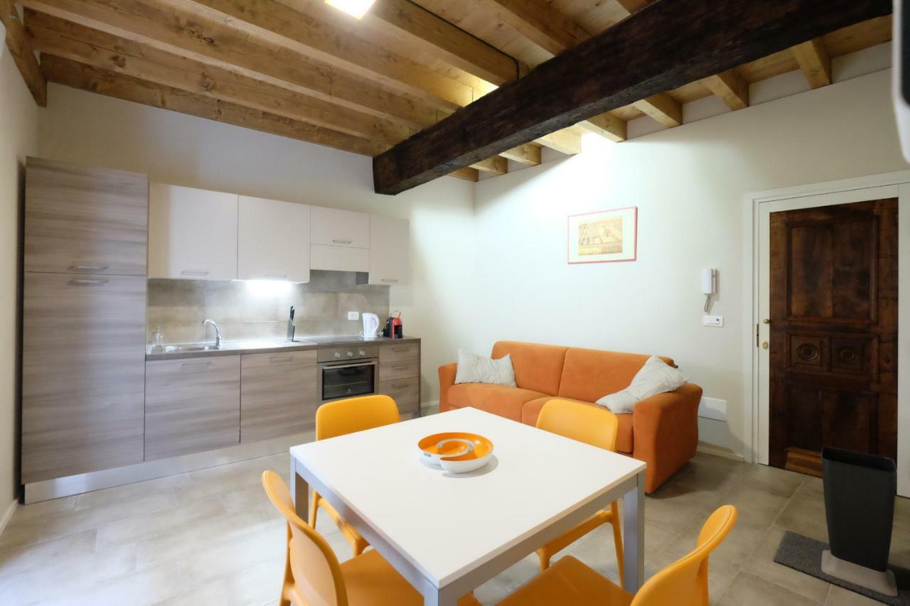 Domus Leydi Apartment Ивреа Екстериор снимка