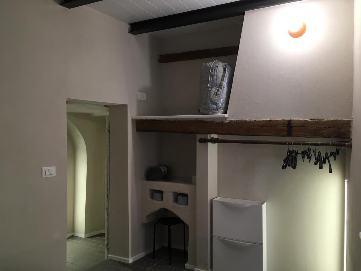 Domus Leydi Apartment Ивреа Екстериор снимка