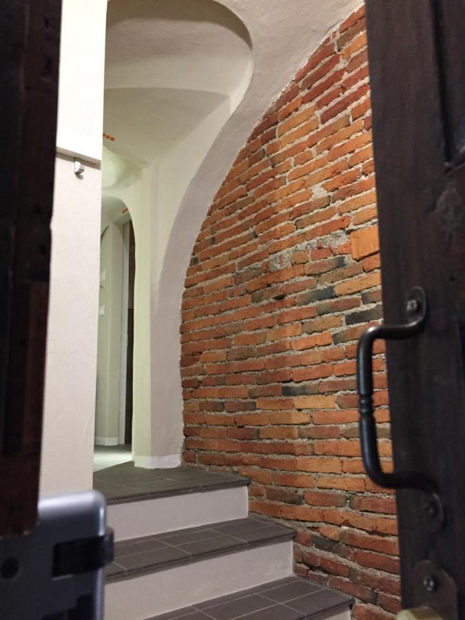 Domus Leydi Apartment Ивреа Екстериор снимка
