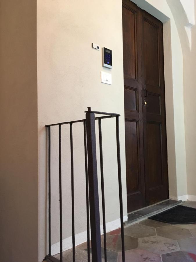 Domus Leydi Apartment Ивреа Екстериор снимка