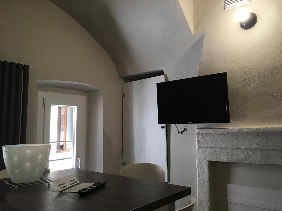 Domus Leydi Apartment Ивреа Екстериор снимка