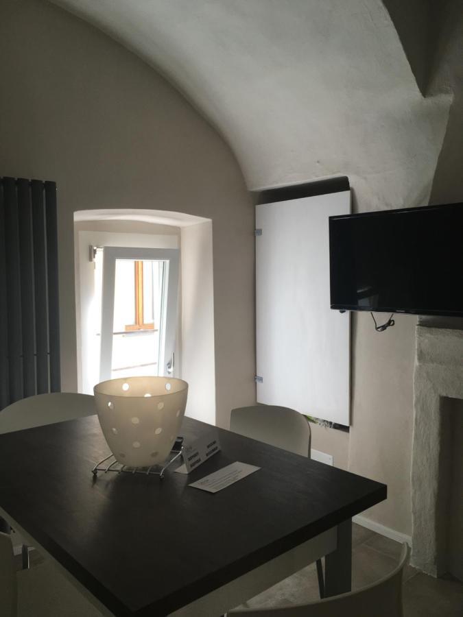 Domus Leydi Apartment Ивреа Екстериор снимка
