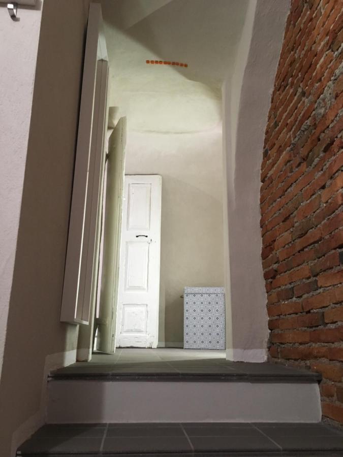 Domus Leydi Apartment Ивреа Екстериор снимка