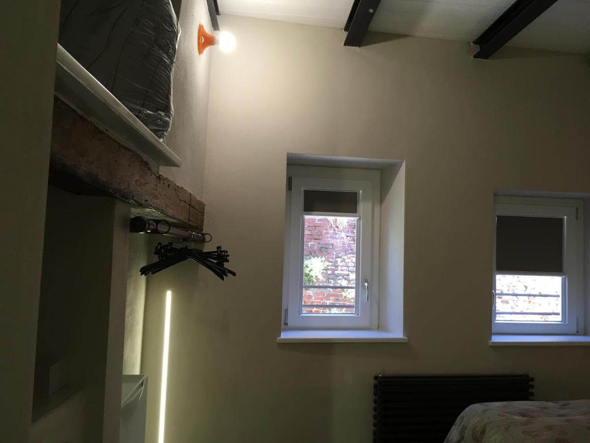 Domus Leydi Apartment Ивреа Екстериор снимка